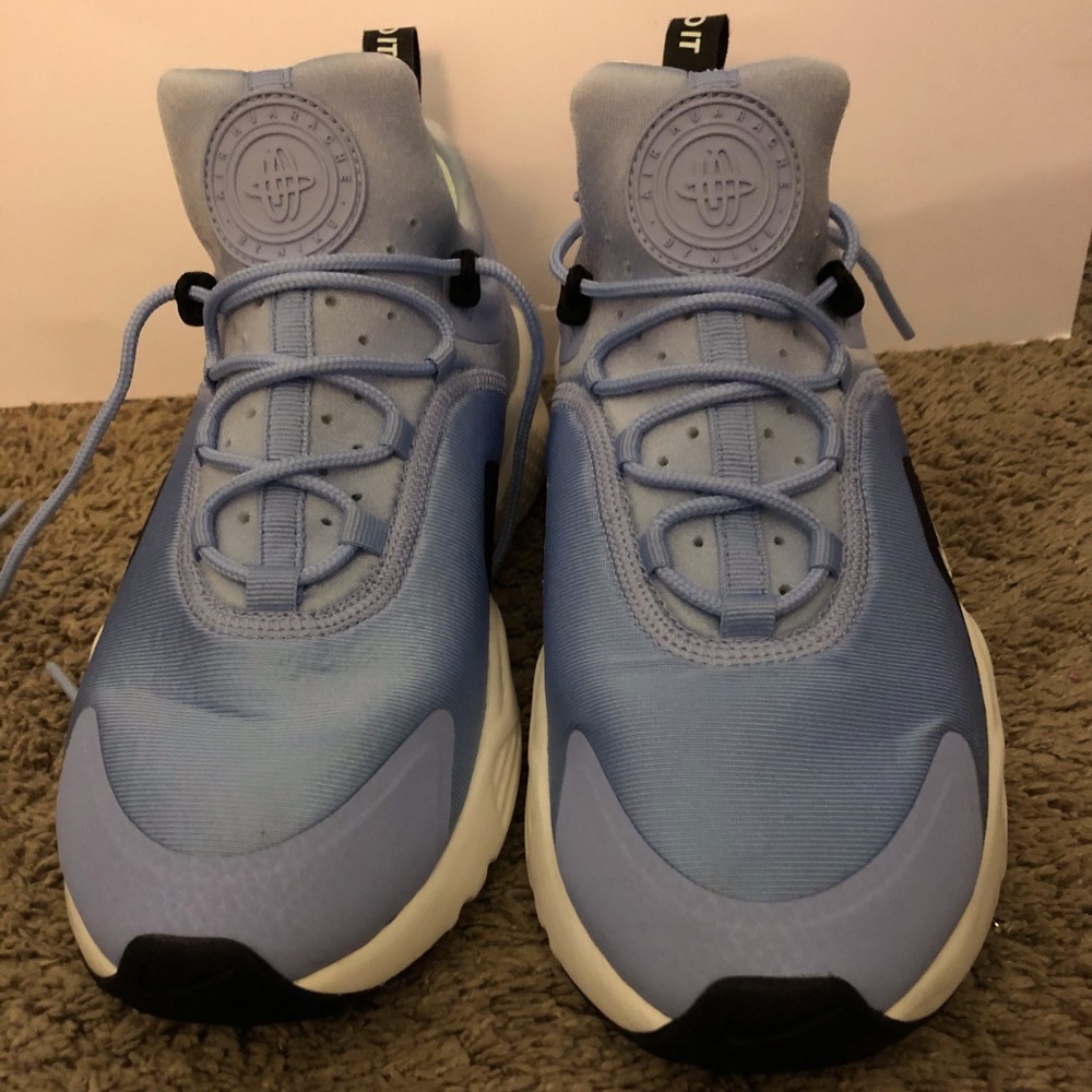 Running shoes